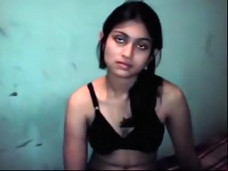 Sexy Bangla GF In Bra