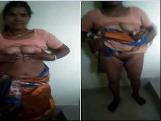 Today Exclusive-Telugu Aunty Showing her Boob...